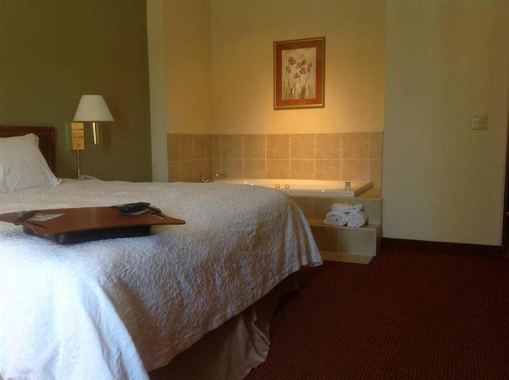 Hampton Inn Covington/Mandeville Oda fotoğraf